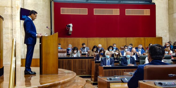 La derecha andaluza mueve ficha de cara a un posible adelanto electoral en primavera 1 Moreno Bonilla en el parlamento andaluz