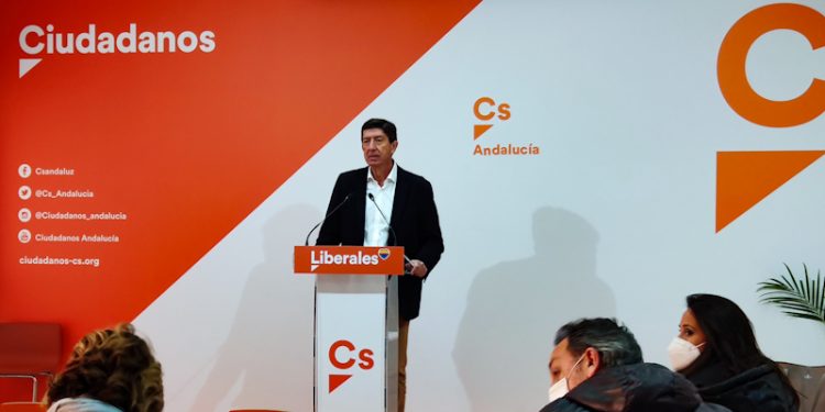 Marín vuelve a negar las listas conjuntas con el PP para las próximas elecciones andaluzas 1 Juan Marín ante los medios