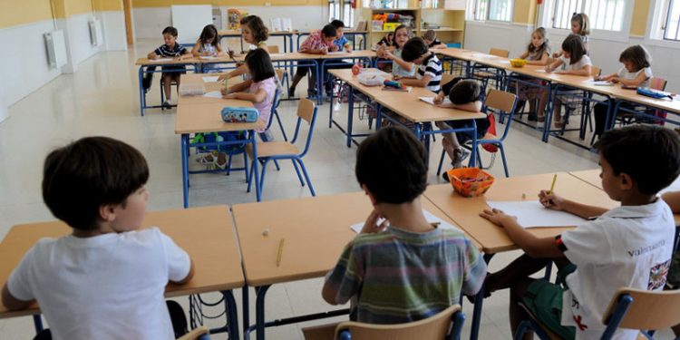 CSIF cifra en un 10% las bajas en los centros educativos andaluces y critica la falta de instrucciones oficiales 1 aula colegio publico andalucia
