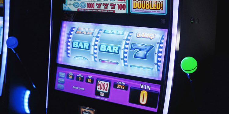 La Junta se niega a ampliar la distancia mínima de 150 metros entre salones de juego y colegios 1 salon de juego