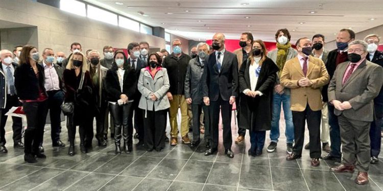 El alcalde de Sevilla plantea a agentes económicos y sociales una gran alianza público-privada y estable 1 El alcalde de Sevilla plantea a agentes económicos y sociales una gran alianza público-privada y estable