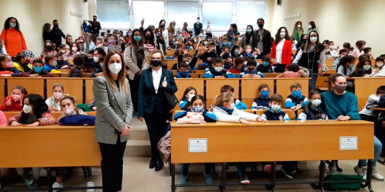 La Universidad de Jaén organiza talleres de divulgación con motivo del Día Internacional de la Mujer y la Niña en la Ciencia 1 La Universidad de Jaén organiza talleres de divulgación con motivo del Día Internacional de la Mujer y la Niña en la Ciencia