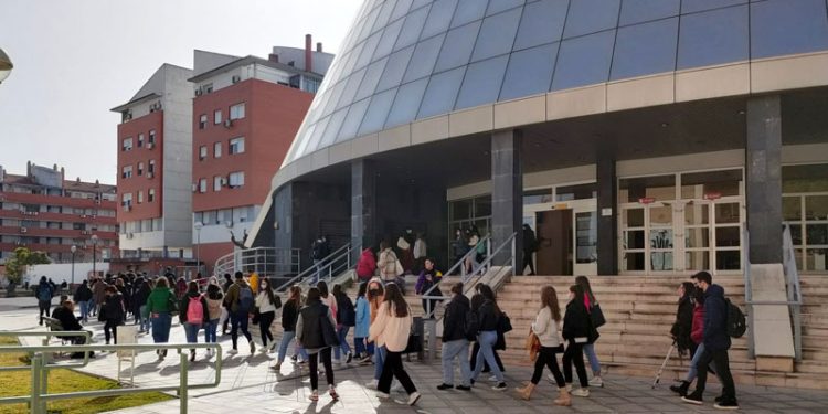 La comunidad universitaria de Jaén se moviliza contra un modelo de financiación de la Junta que pondría en peligro el Grado de Medicina en la UJA 1 La comunidad universitaria de Jaén se moviliza contra un modelo de financiación de la Junta que pondría en peligro el Grado de Medicina en la UJA