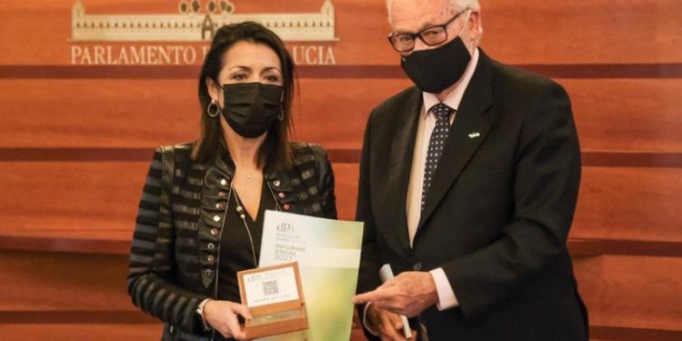 La sanidad, principal descontento de los andaluces 1 l Defensor del Pueblo andaluz, Jesús Maeztu