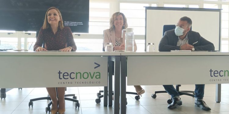 Empresas andaluzas conocen las oportunidades de mercado con Extenda en el Encuentro Internacional de la Industria Auxiliar de la Agricultura 1 encuentro extenda sector auxiliar agricultura almería