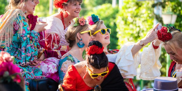 La Feria de Sevilla encara su recta final tras una nueva jornada de gran afluencia al Real 1 La Feria de Sevilla encara su recta final tras una nueva jornada de gran afluencia al Real