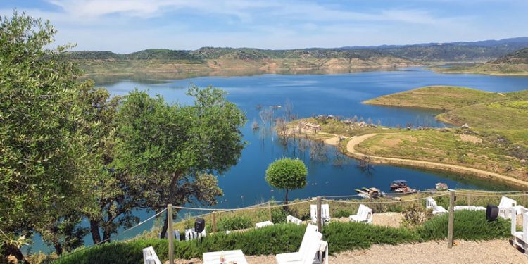 Las playas y puertos deportivos de Andalucía obtienen 145 banderas azules en 2022 1 Las playas y puertos deportivos de Andalucía obtienen 145 banderas azules en 2022