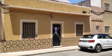 Hallan dos cadáveres en un piso de Dos Hermanas