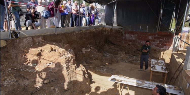 Aparecen en Pico Reja los restos de los represaliados de la Columna Minera 1 Fosa Comun Pico Reja Sevilla