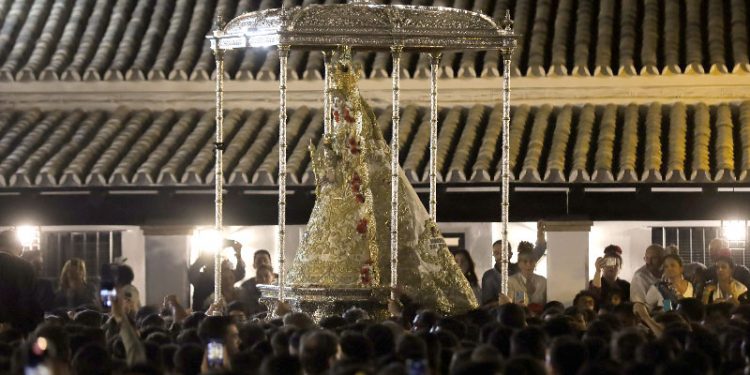 La Hermandad Matriz de Almonte «se pondrá a trabajar» para «conocer cuál ha sido el factor que ha determinado» la rotura de las andas