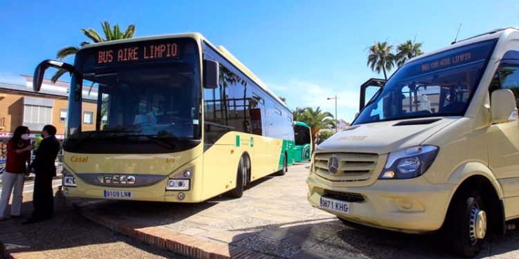 La Junta se resiste a complementar las ayudas al transporte público colectivo impulsadas por el Gobierno de España 1 La Junta se resiste a complementar las ayudas al transporte público colectivo impulsadas por el Gobierno de España