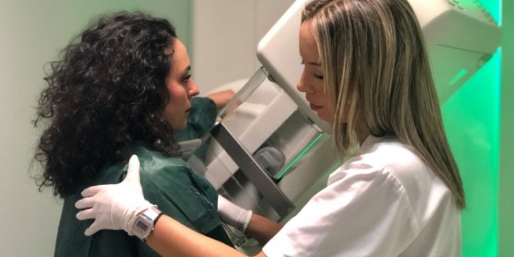 Concienciación a base de mamografías gratis en el Quirón Infanta Luisa de Sevilla 1 Concienciación a base de mamografías gratis en el Quirón Infanta Luisa de Sevilla