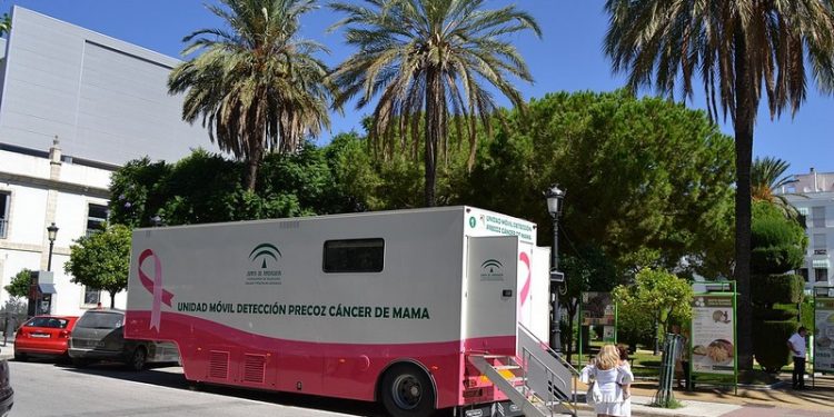 Indemnizada con más de 15.000 euros por un retraso en el diagnóstico de un cáncer de mama 1 Unidad Móvil SAS Cáncer Mama